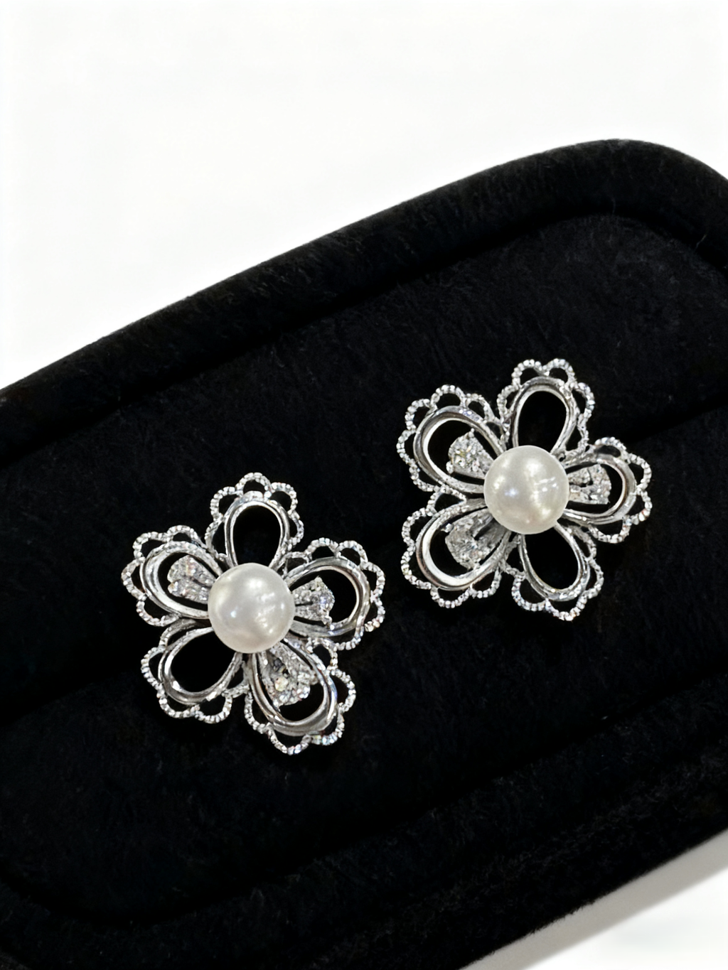 Lace Flower Pearl Stud Earrings