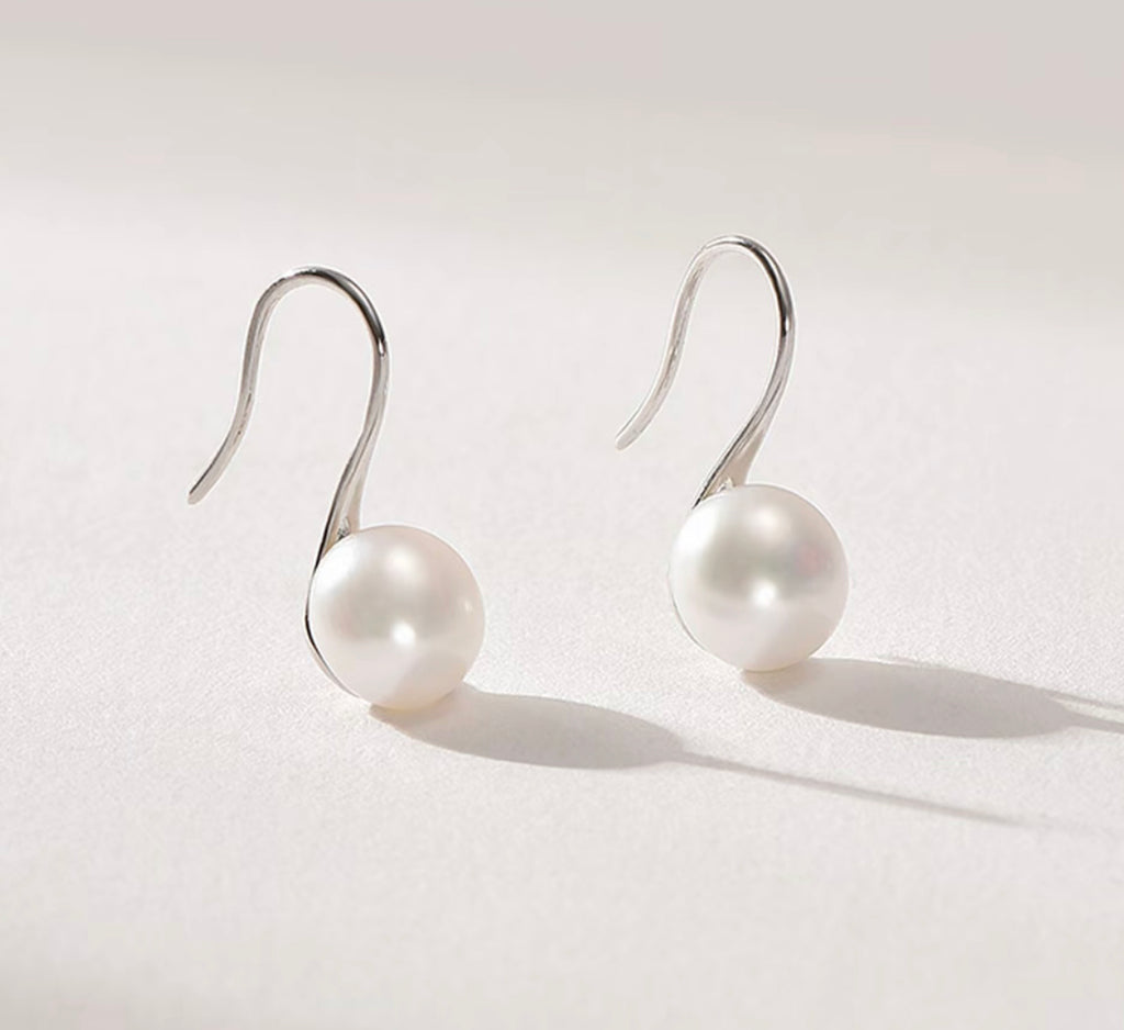 Freshwater Pearl Ear Hooks in 925 Sterling Silver, Minimalist Style, 8-9mm
